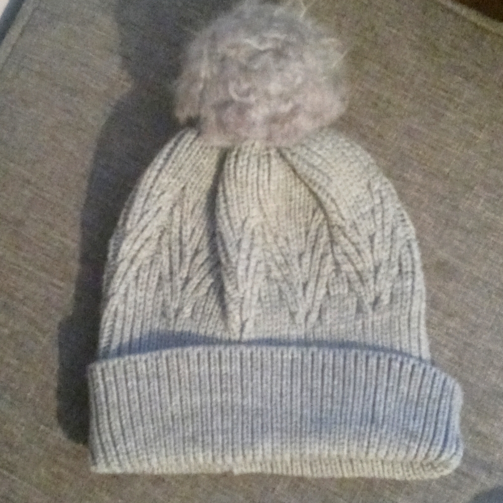 woman's westloop winter hat